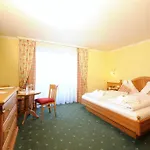 Hotel apartamentowy Kristall 3*