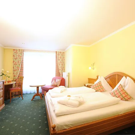 Aparthotel Kristall 3*